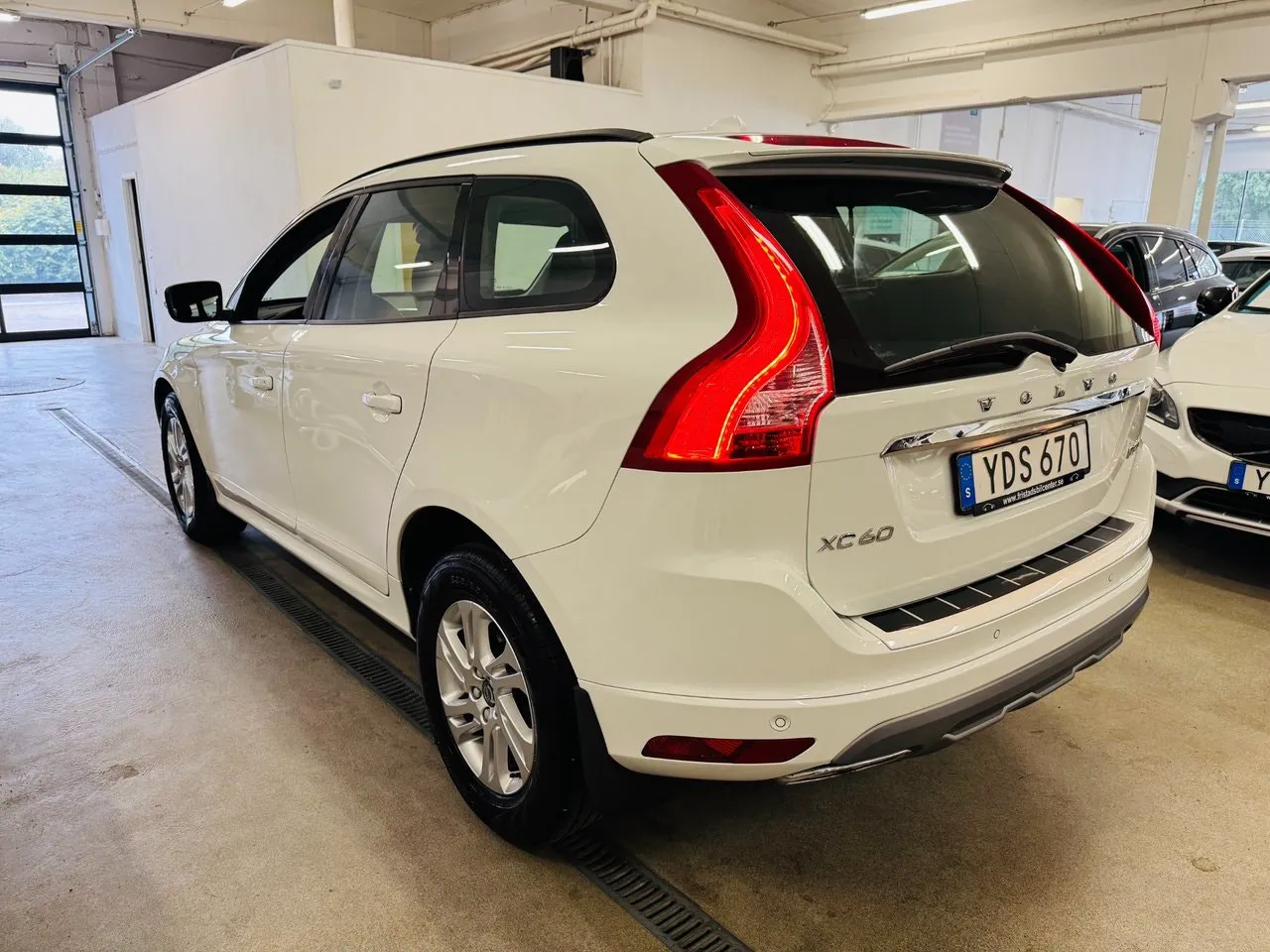 Vehicle image 15
