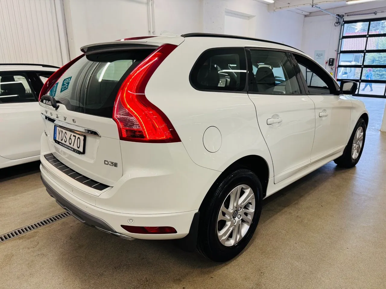Vehicle image 14