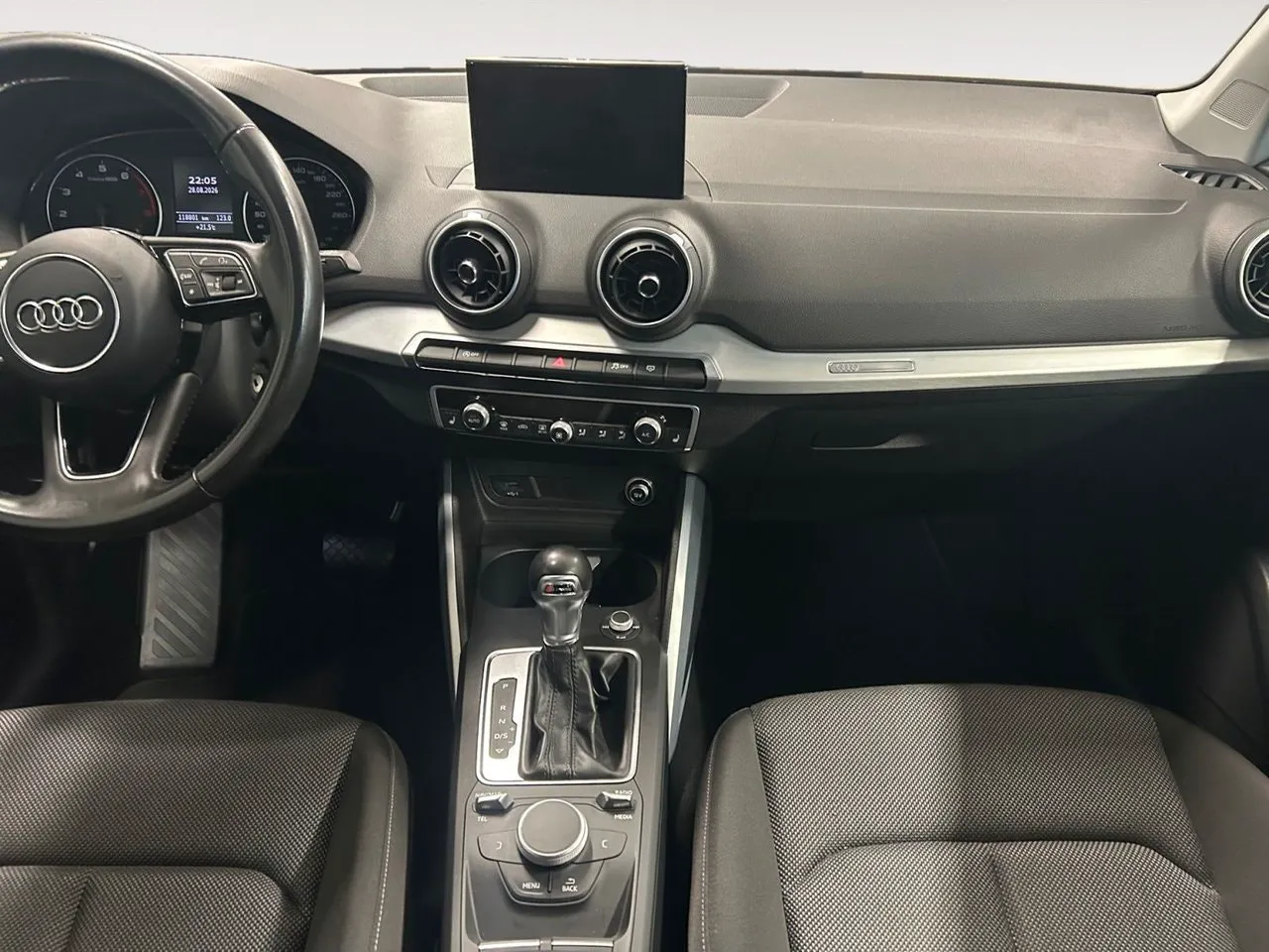 Vehicle image 11