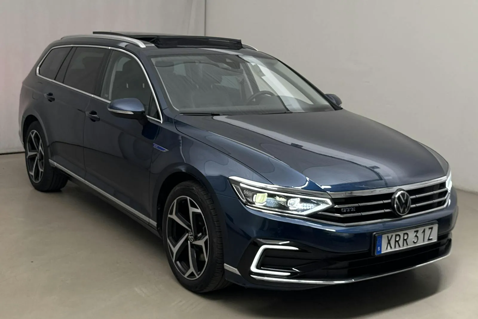 Vehicle image 21