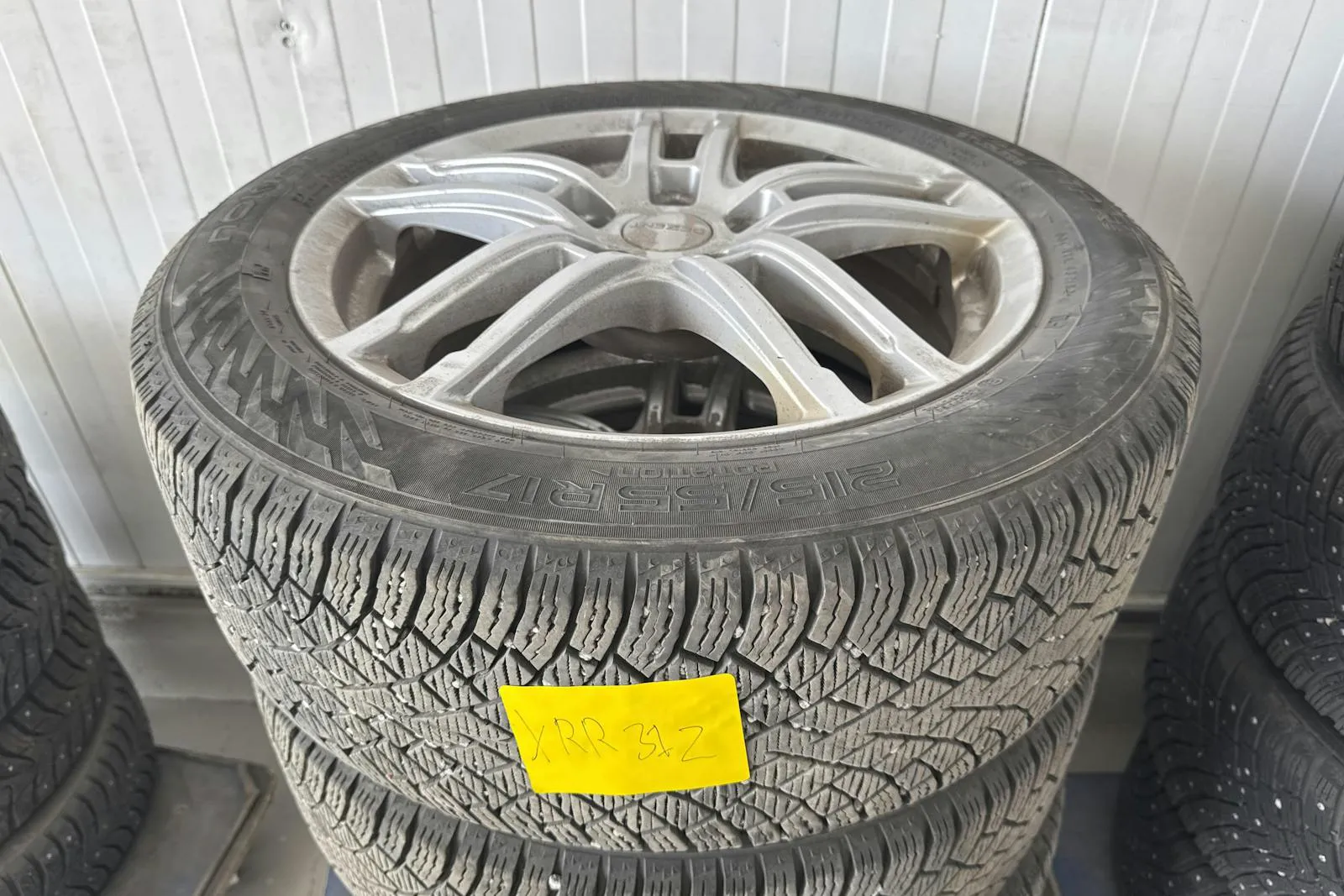 Vehicle image 23
