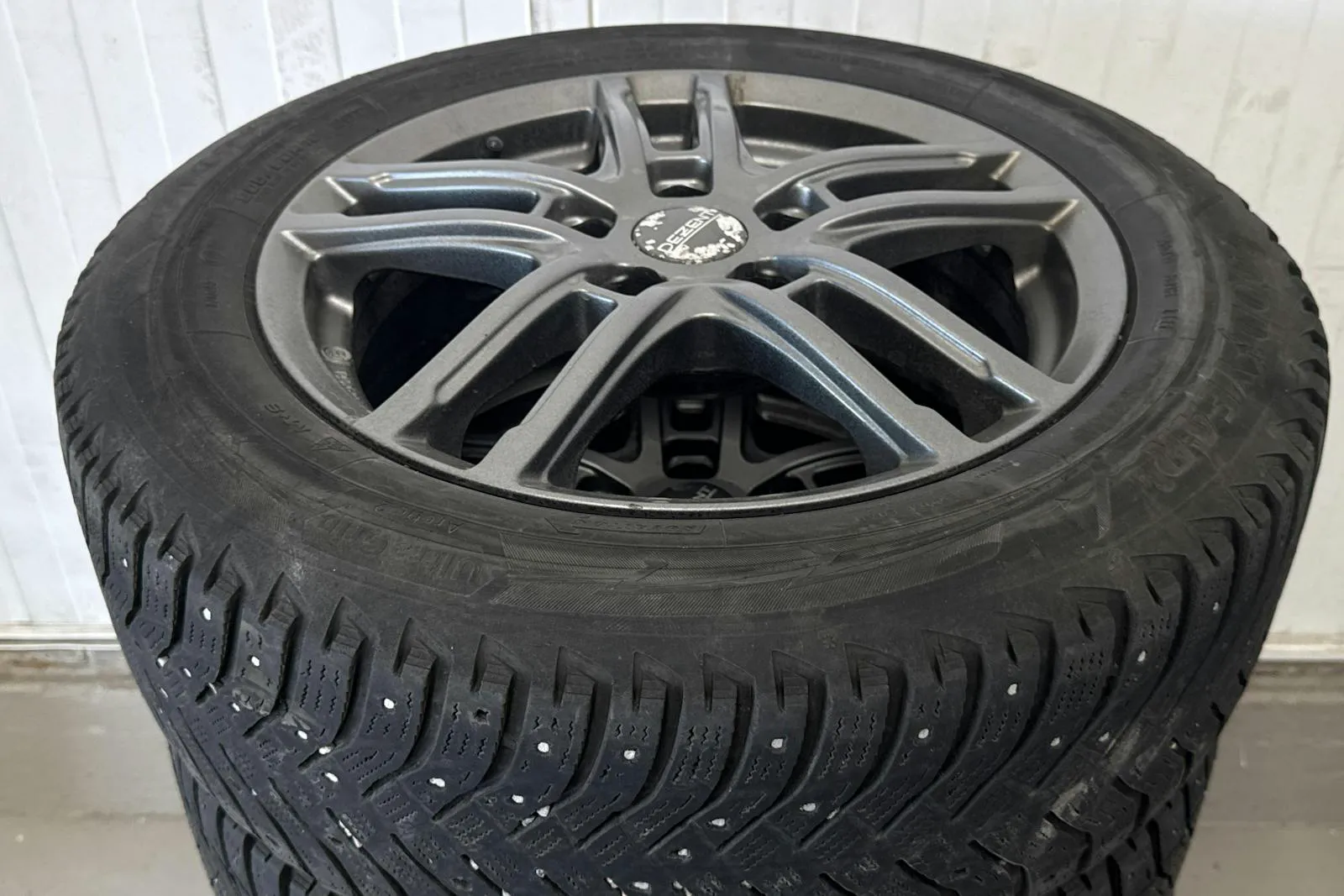 Vehicle image 15