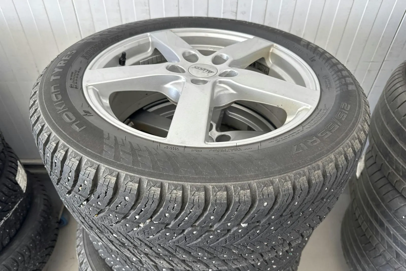 Vehicle image 20