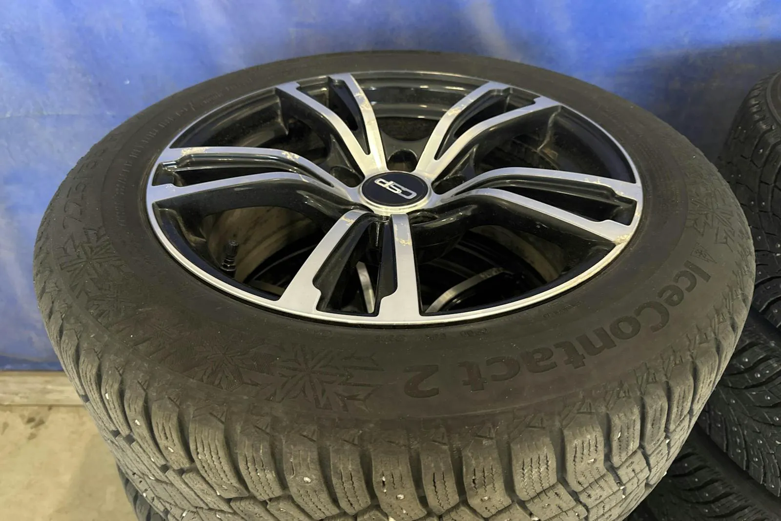 Vehicle image 13