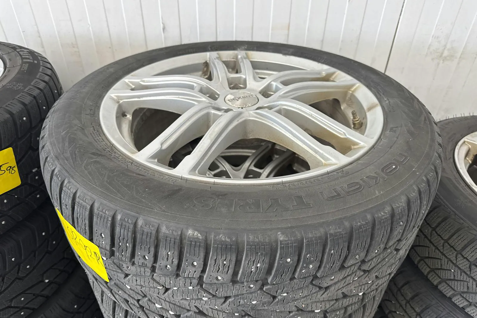 Vehicle image 20