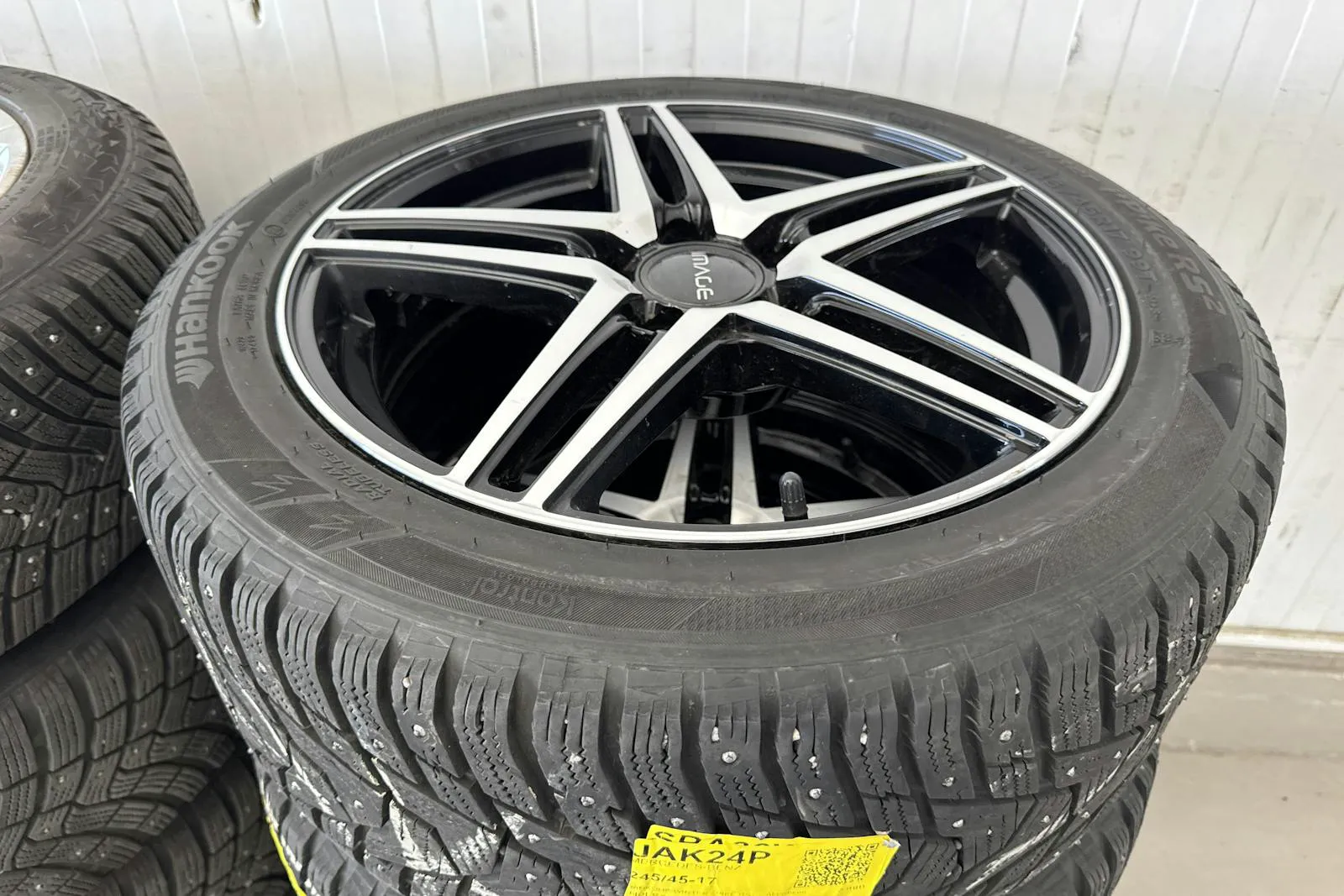 Vehicle image 20