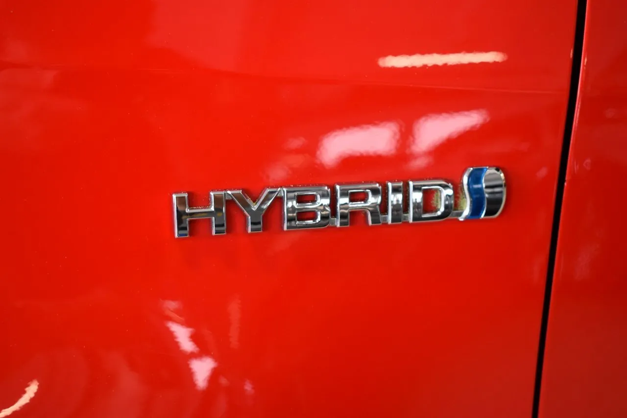 Vehicle image 19