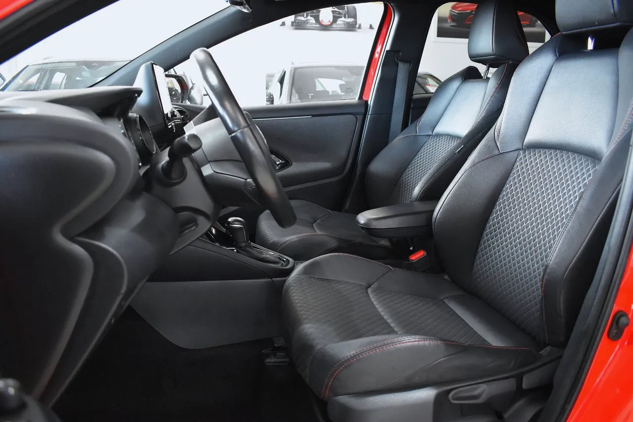 Vehicle image 7