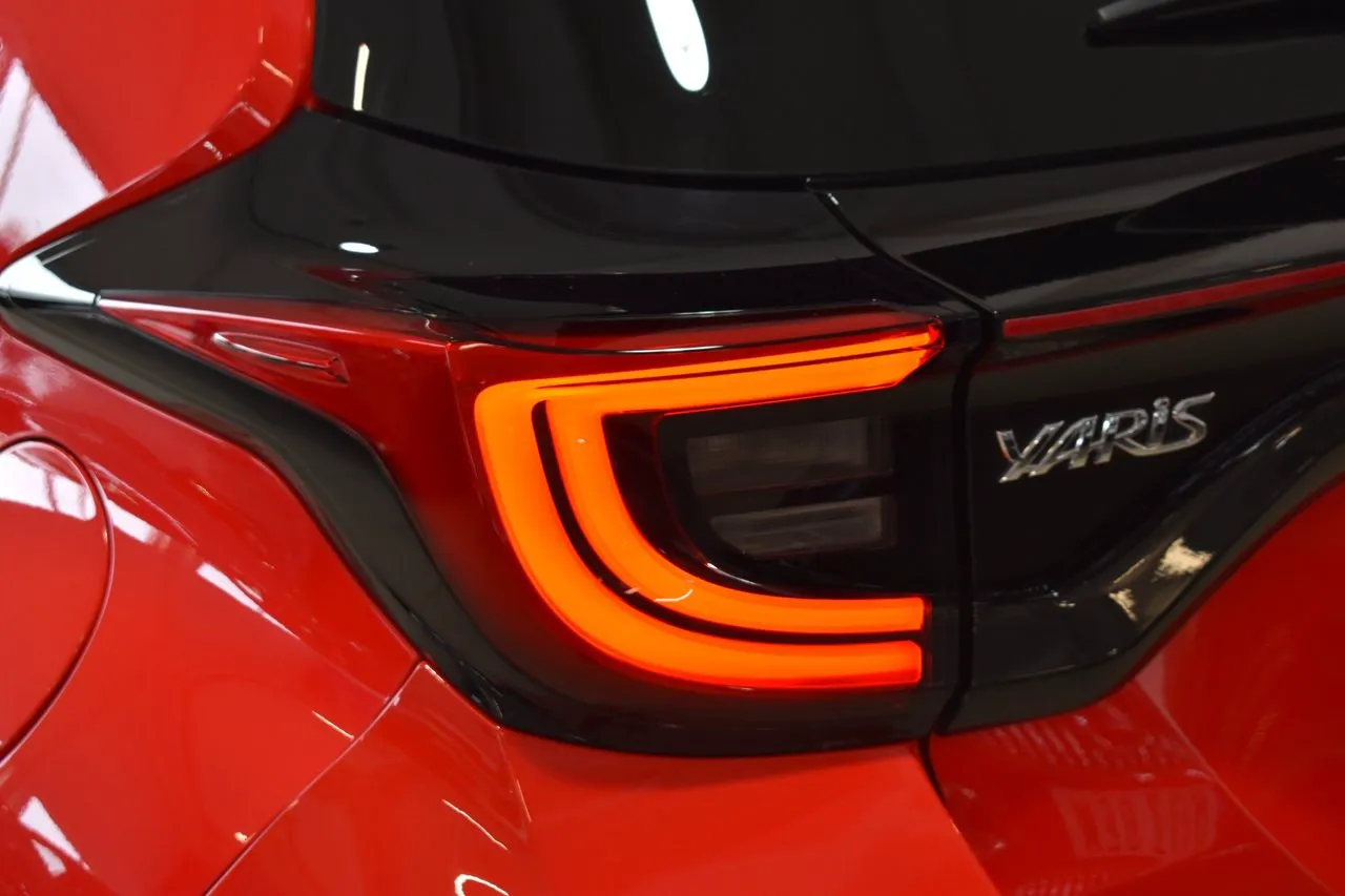 Vehicle image 20