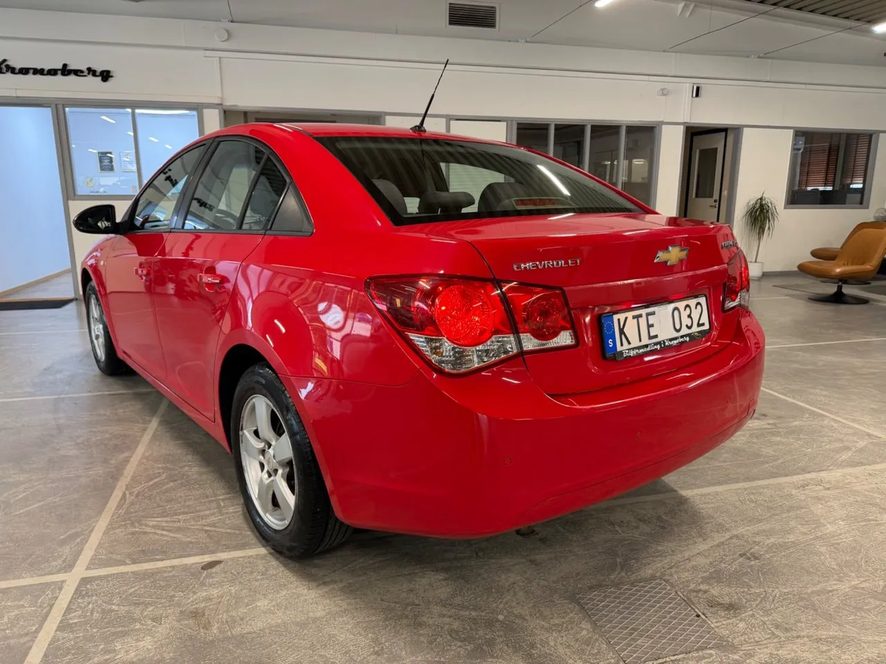 Vehicle image 3