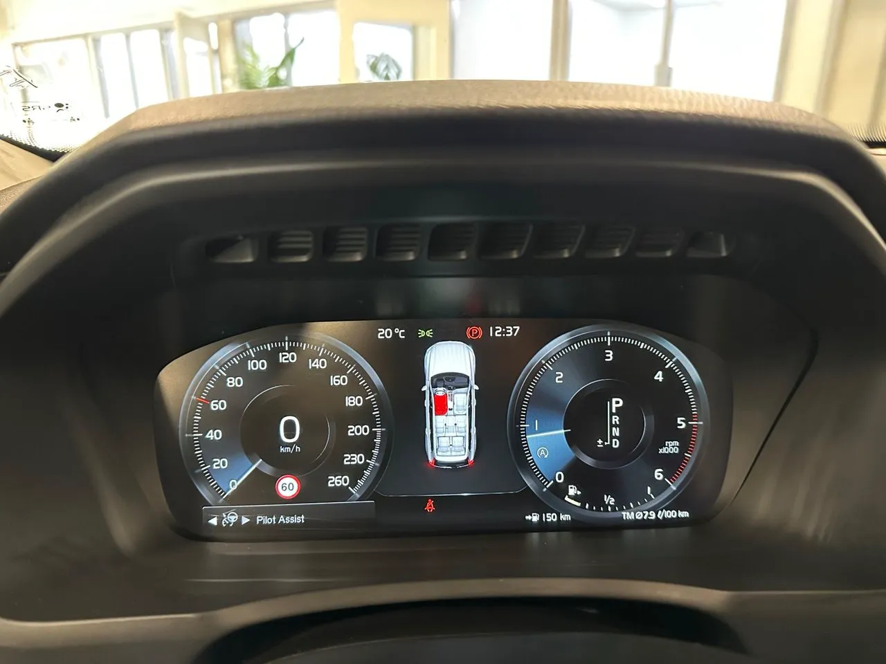 Vehicle image 18