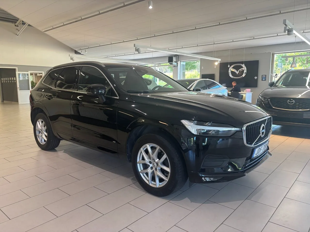 Vehicle image 6
