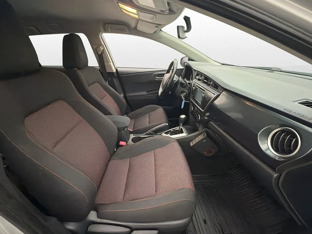 Vehicle image 9