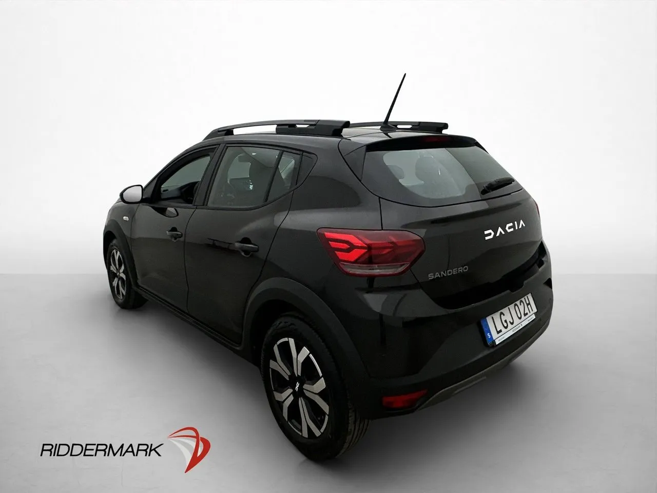 Vehicle image 3