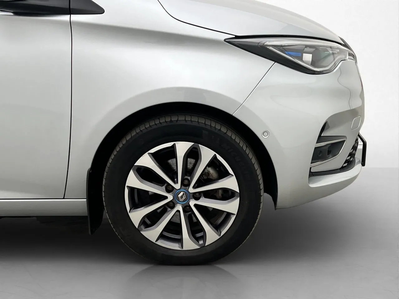 Vehicle image 30