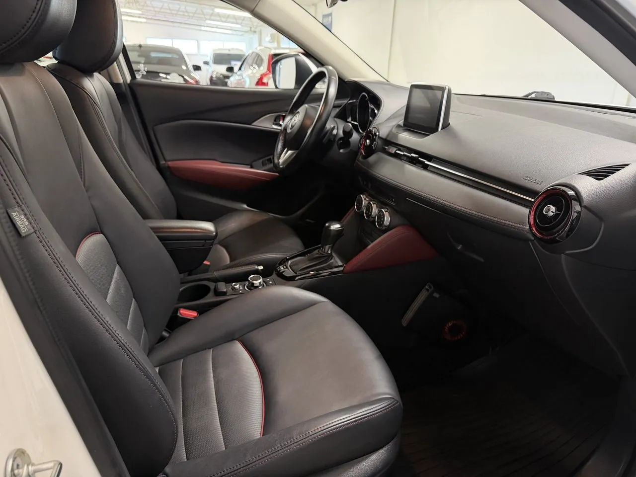 Vehicle image 10