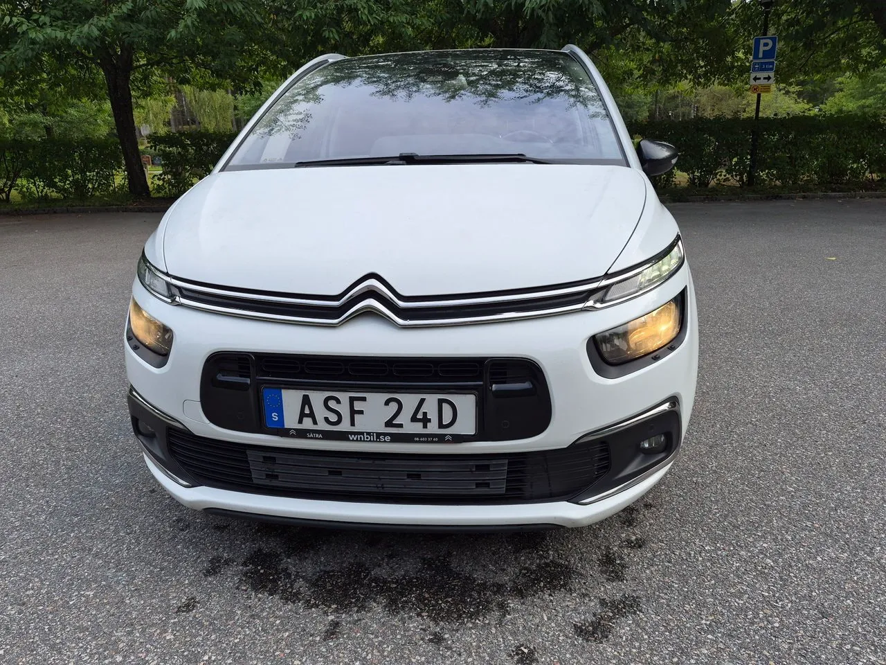 Vehicle image 1