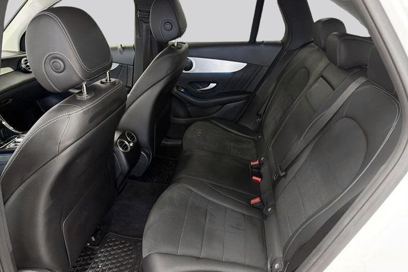 Mercedes GLC220 bild 9