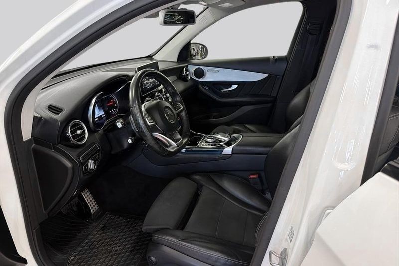 Mercedes GLC220 bild 8