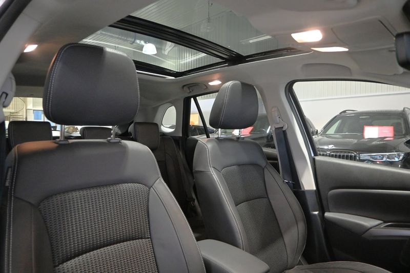 Suzuki S-CROSS bild 12