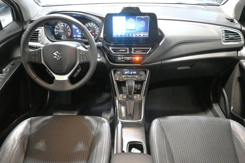 Suzuki S-CROSS bild 9