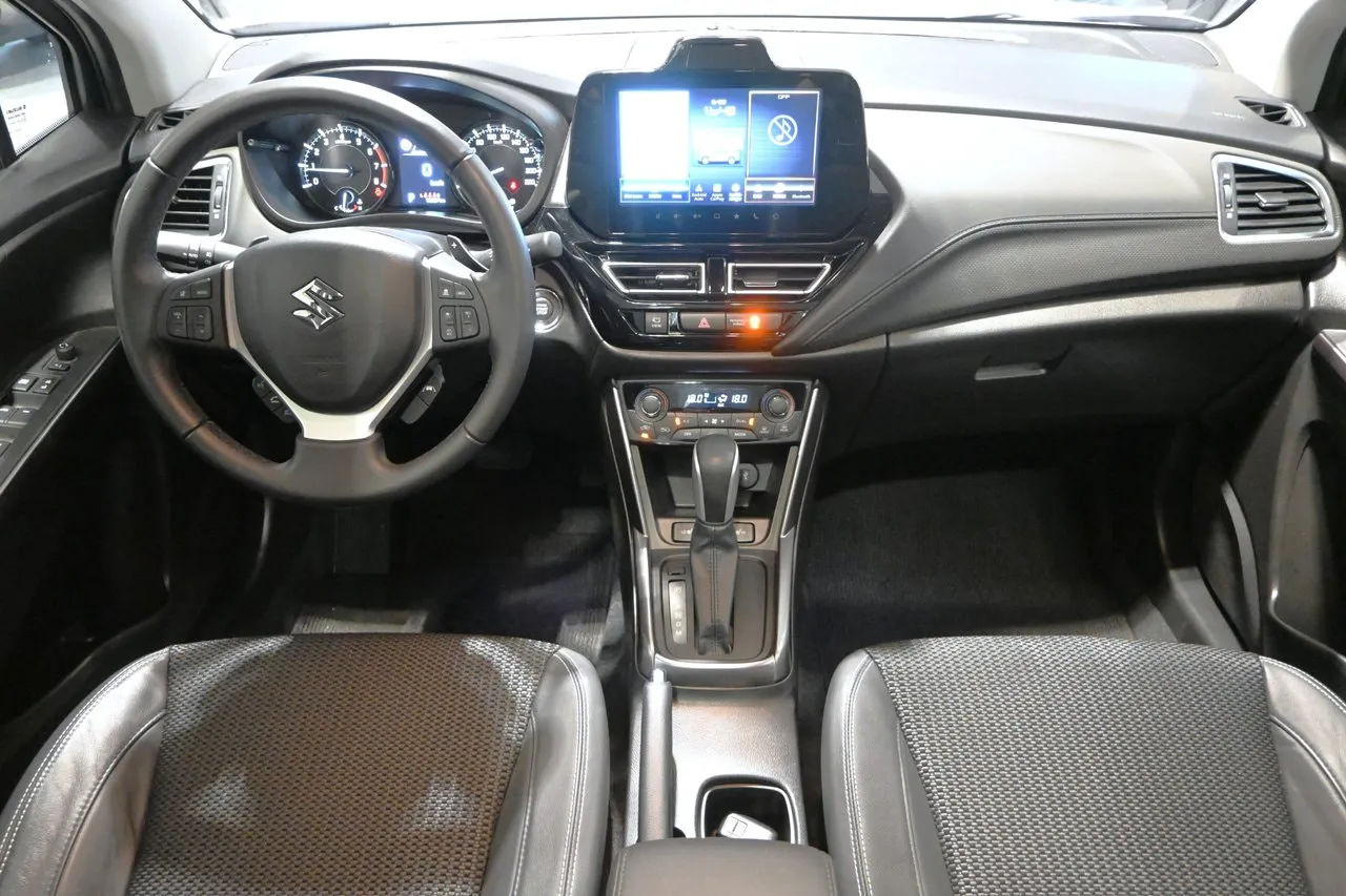 Vehicle image 8