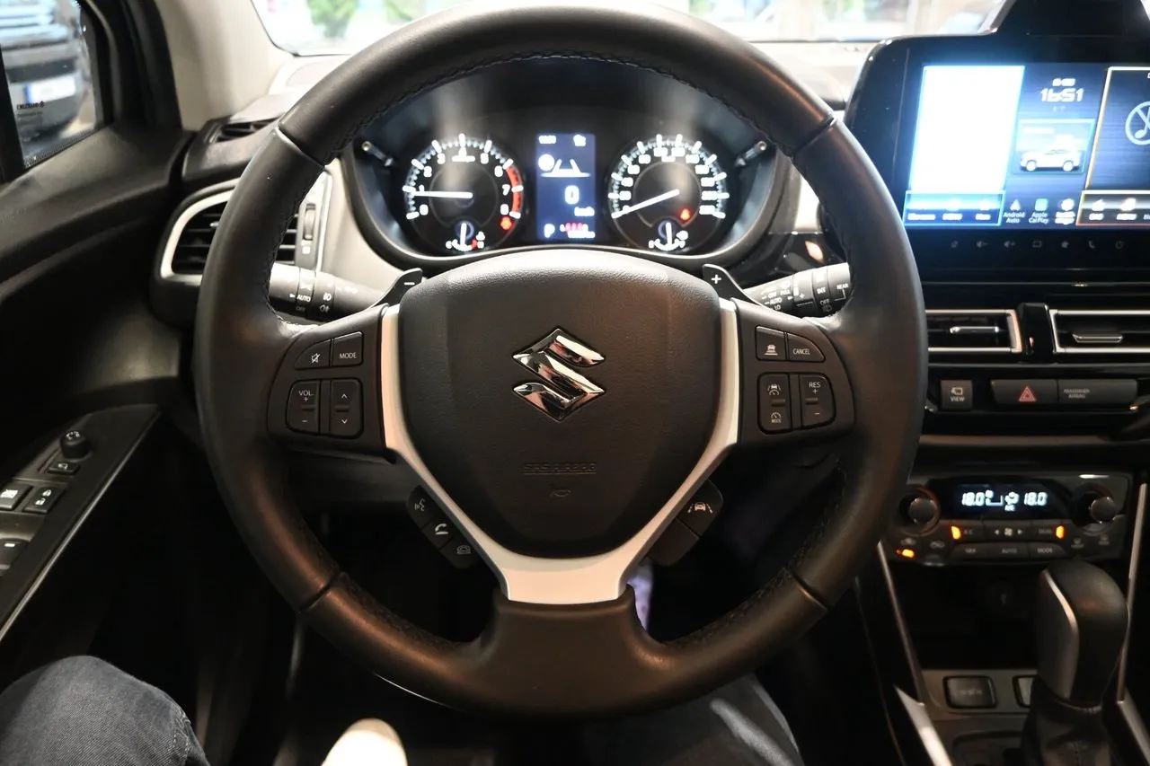 Vehicle image 17