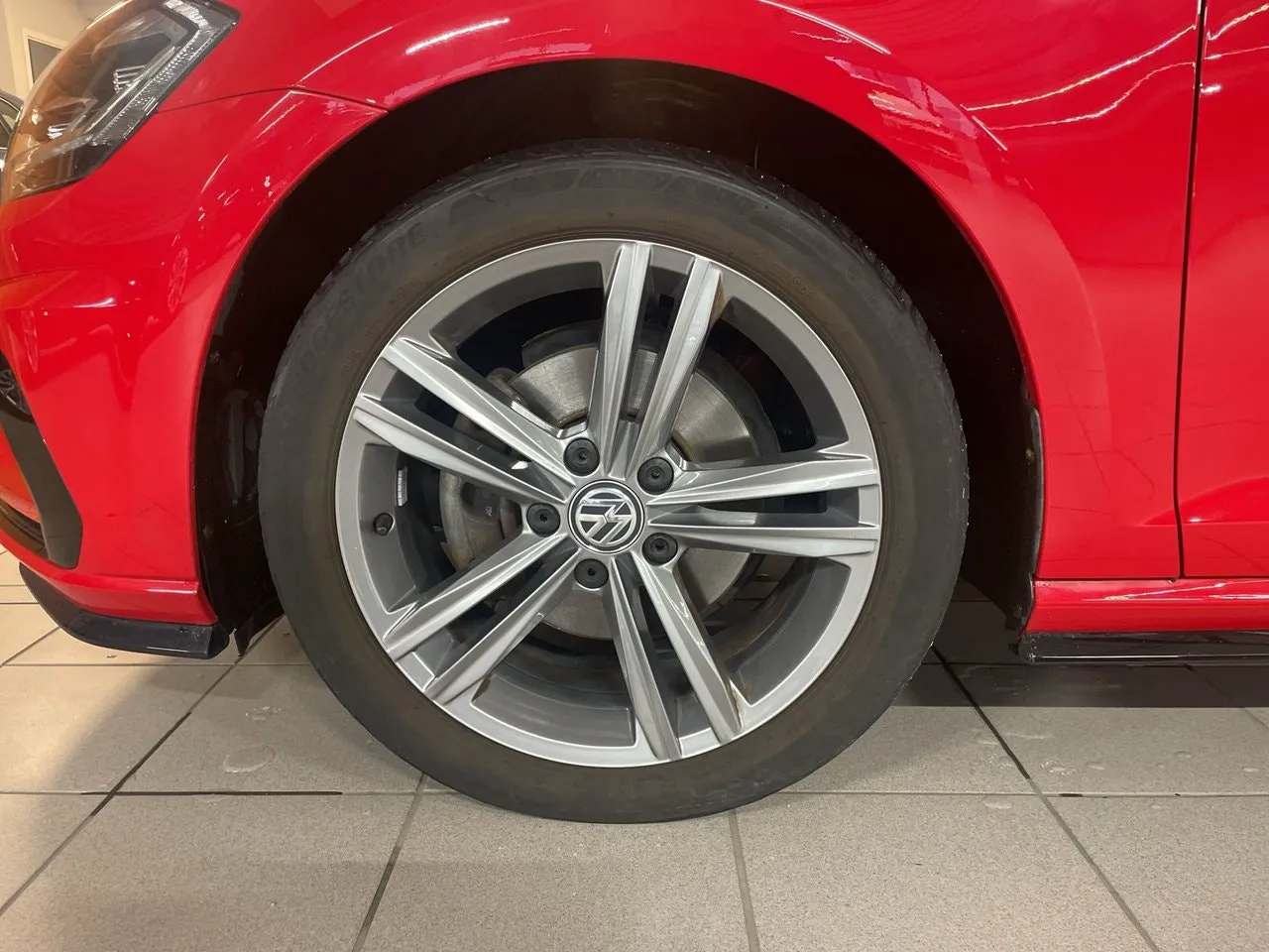 Vehicle image 13