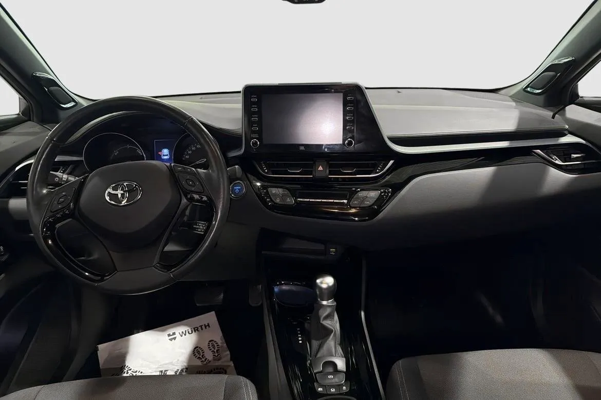 Vehicle image 9