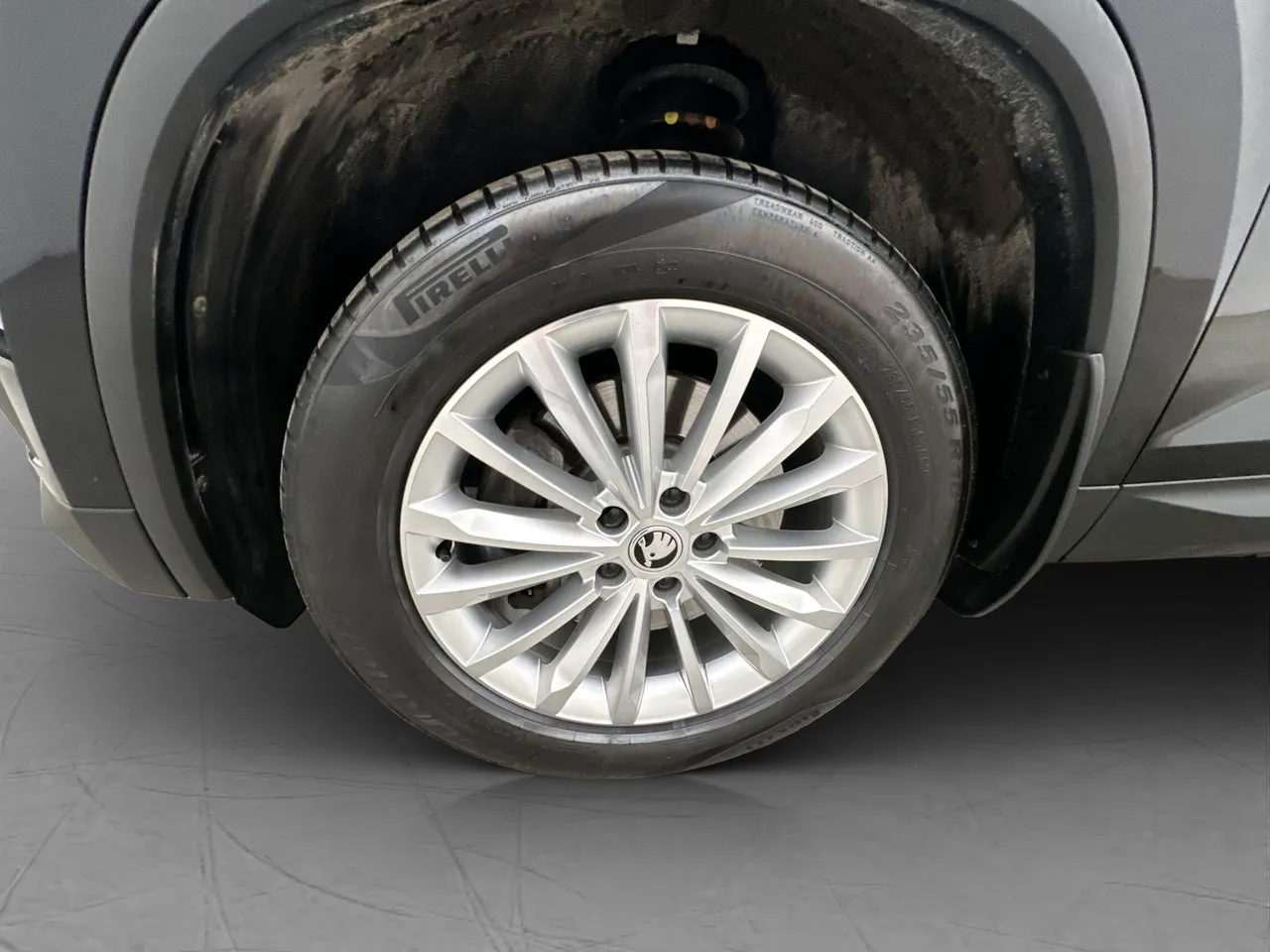 Vehicle image 35