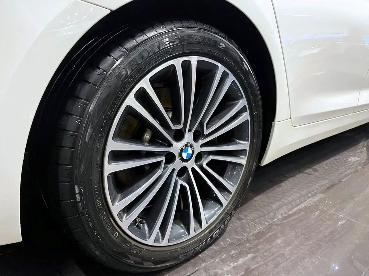 Vehicle image 7