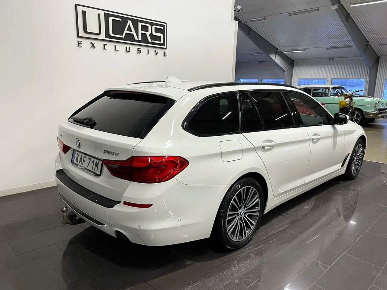 Vehicle image 2