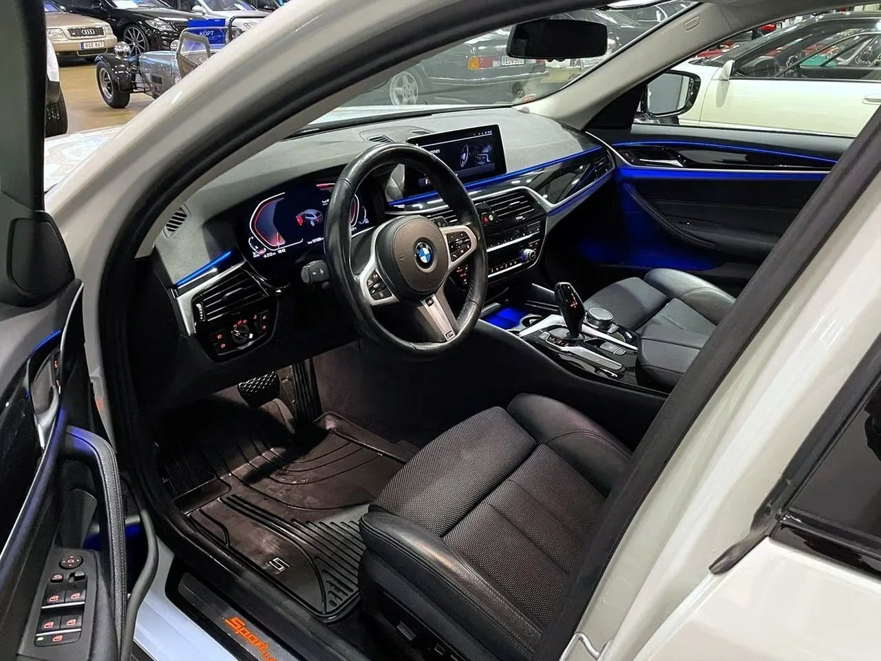 Vehicle image 8