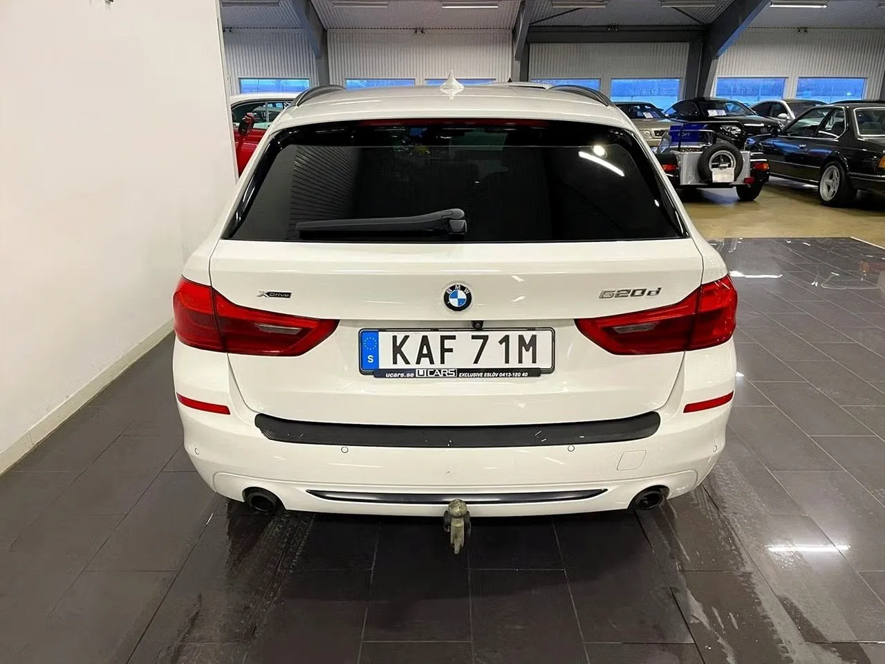 Vehicle image 3