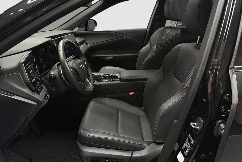 Lexus RX bild 12