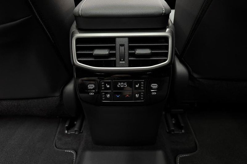 Lexus RX bild 16