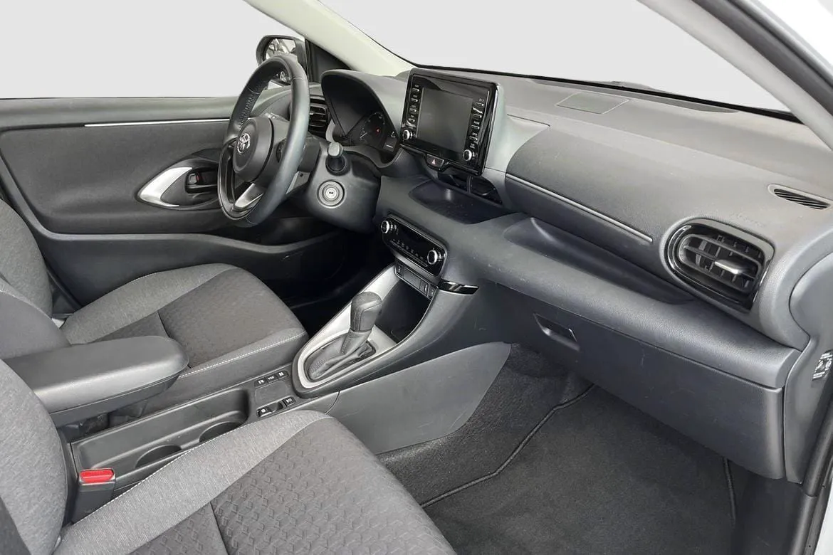 Vehicle image 7