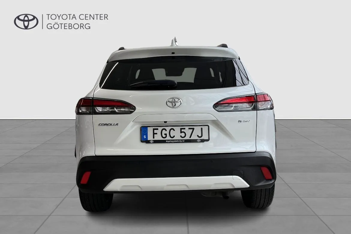 Vehicle image 5