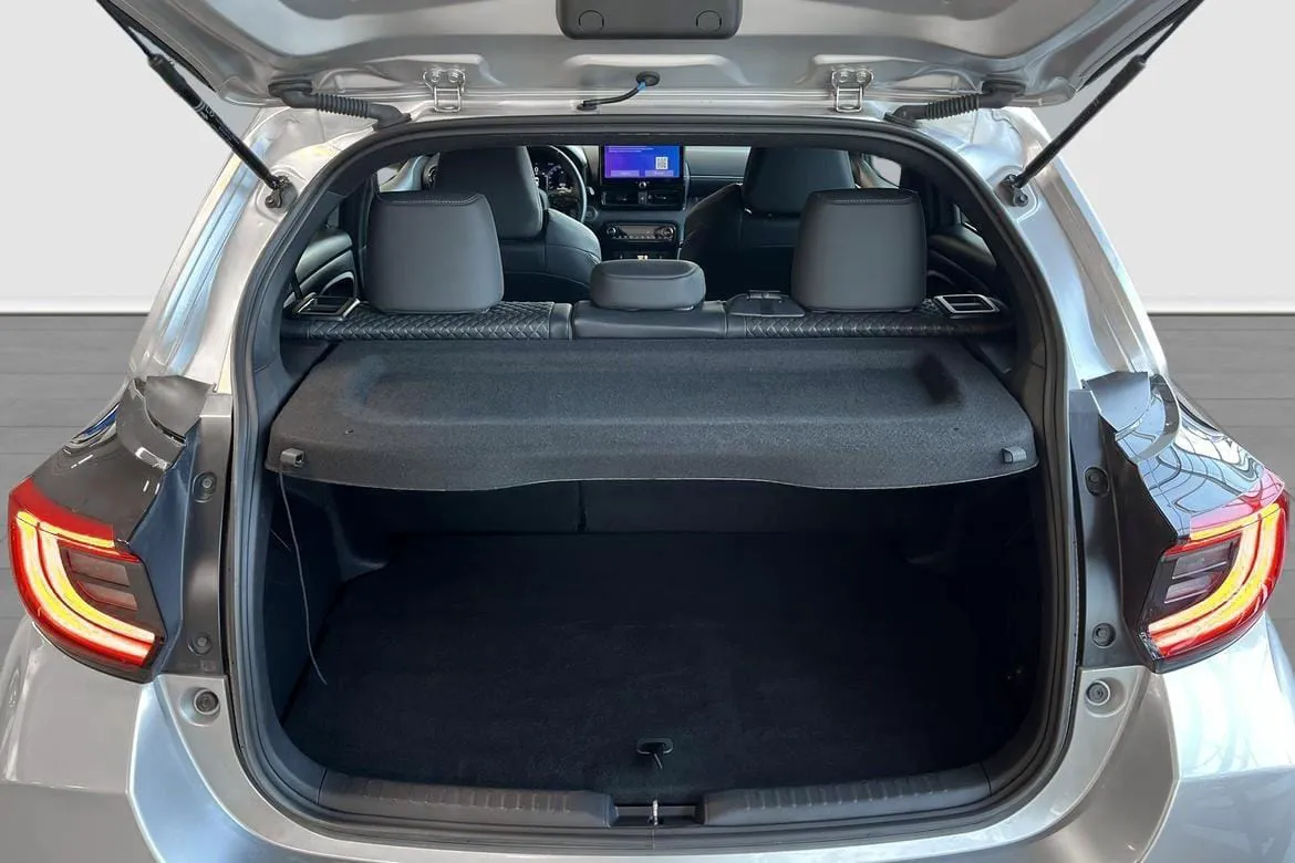 Vehicle image 11