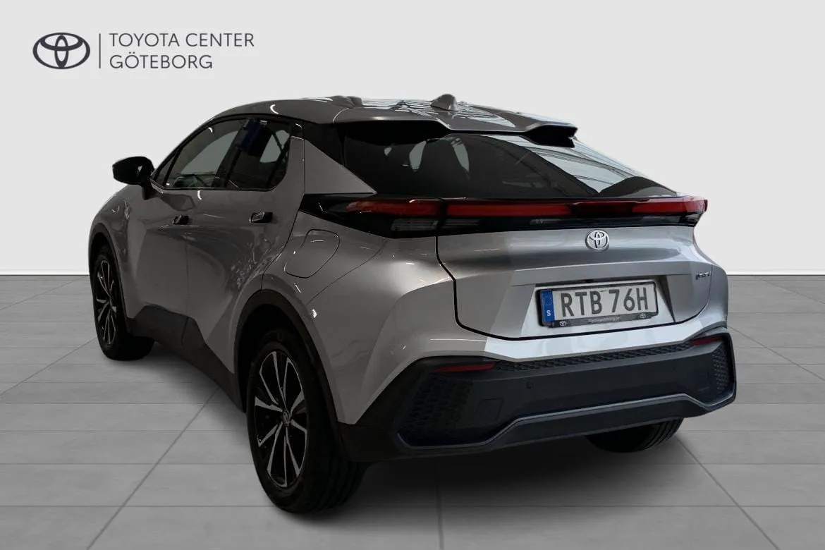 Vehicle image 2