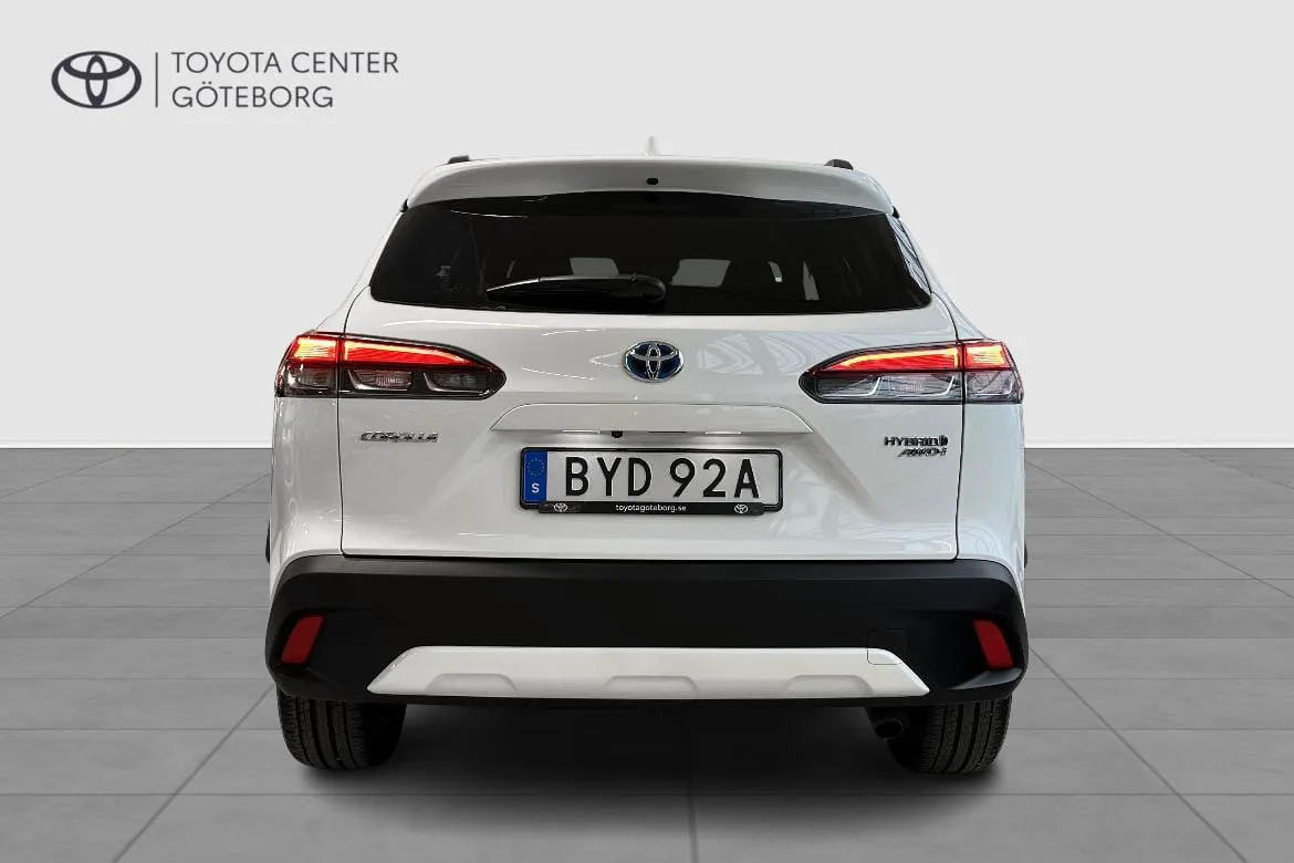 Vehicle image 5