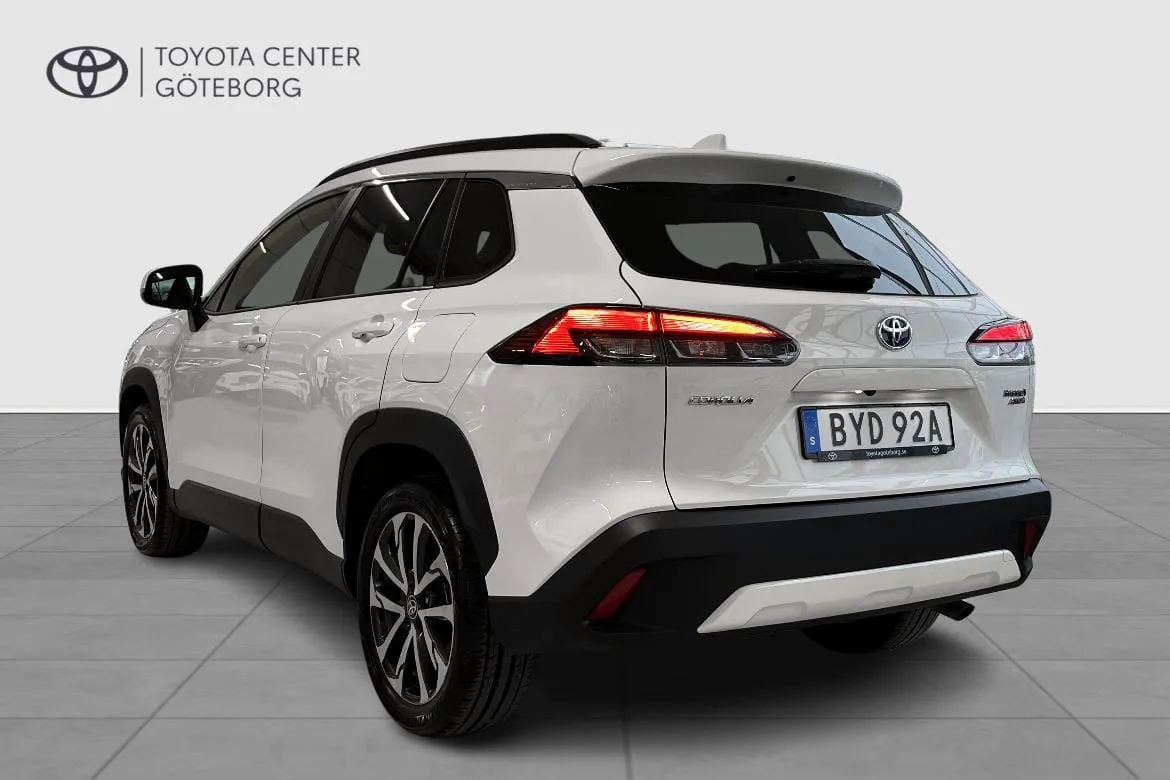 Vehicle image 3