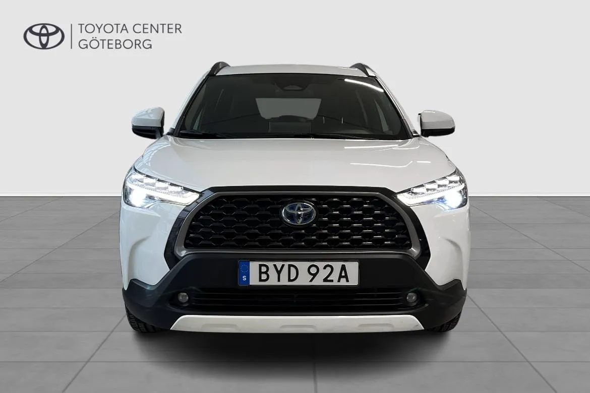 Vehicle image 6