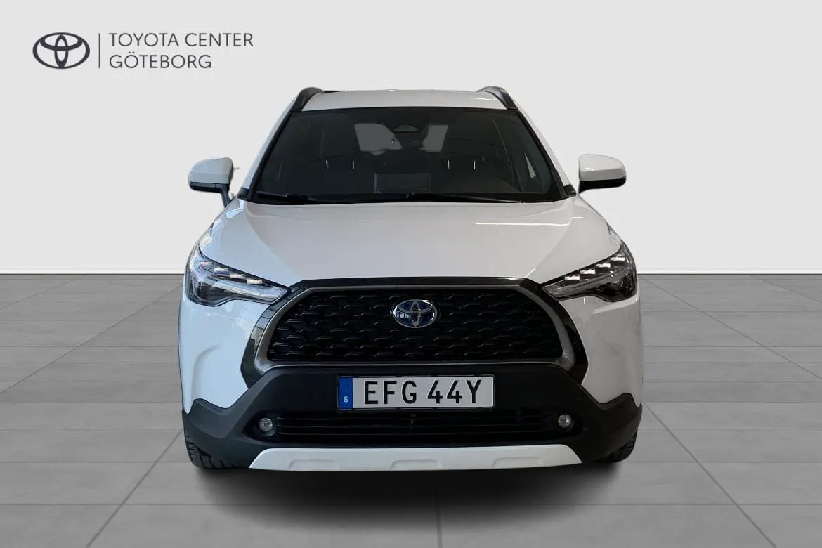 Vehicle image 6