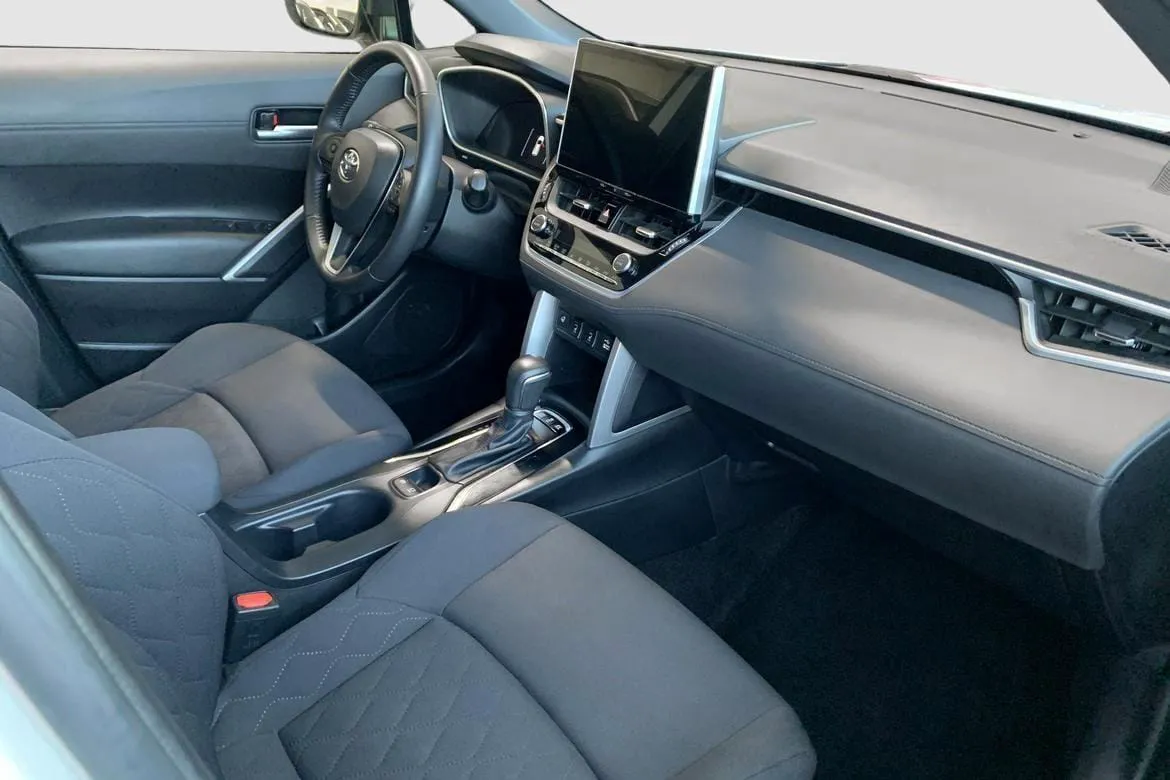Vehicle image 7