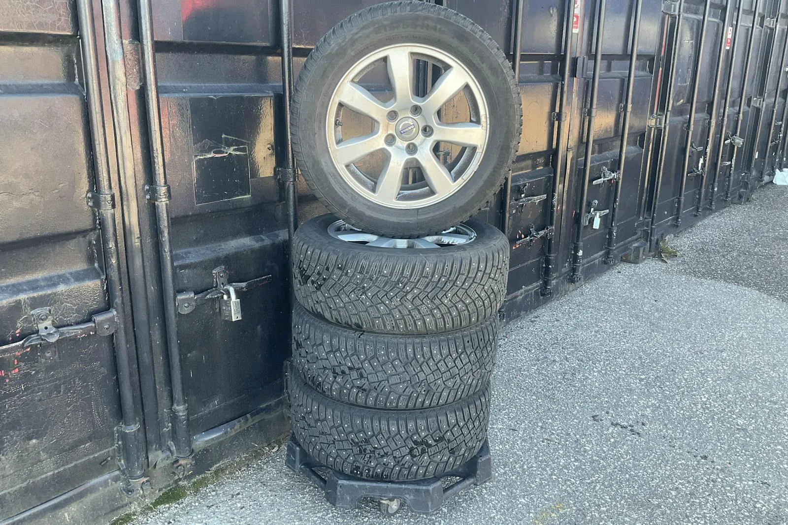 Vehicle image 15