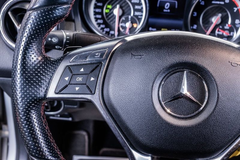 Mercedes CLA45 AMG bild 23