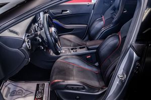 Mercedes CLA45 AMG bild 14