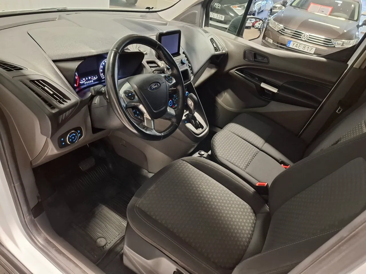 Vehicle image 14