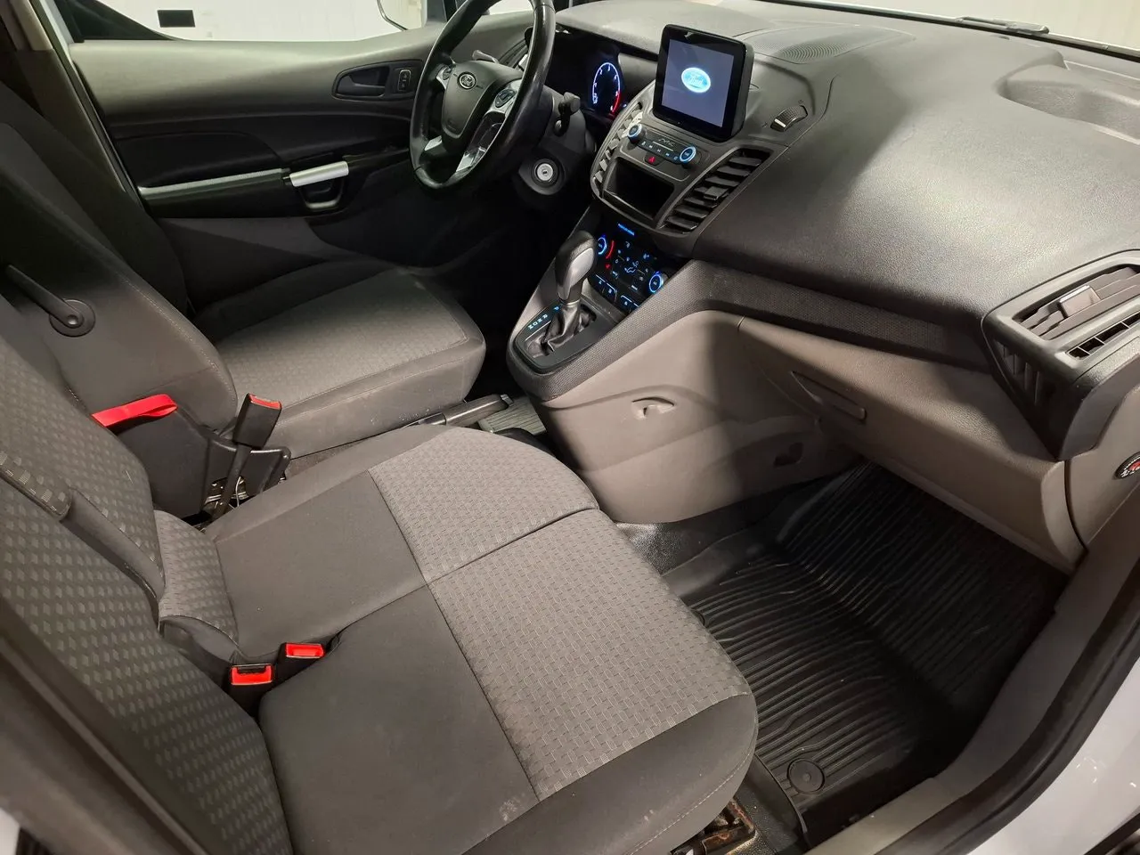 Vehicle image 15